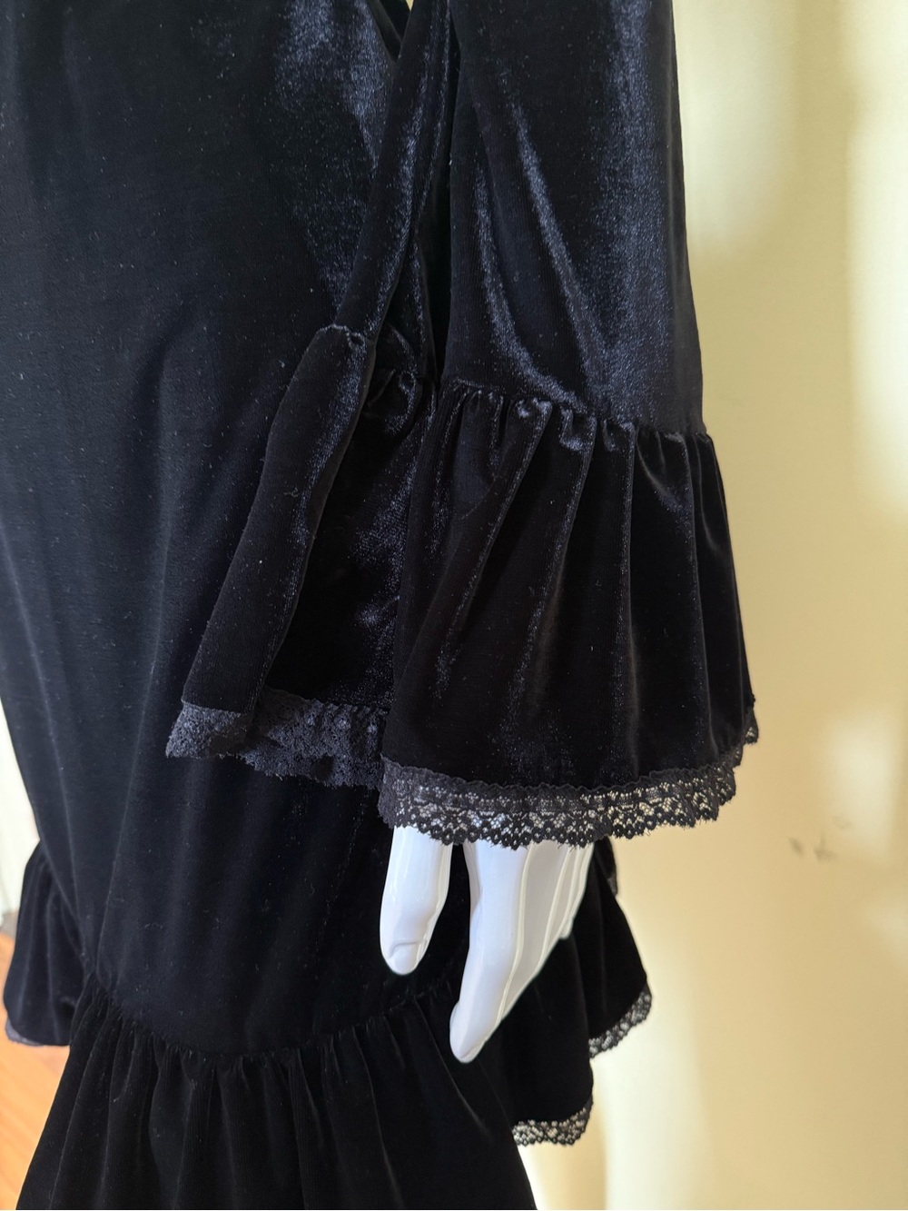 Killstar Mitsuyo Velvet Lace Bell Sleeve Mini Dress Witchy Whimsygoth Nu Goth XS - Picture 3 of 12